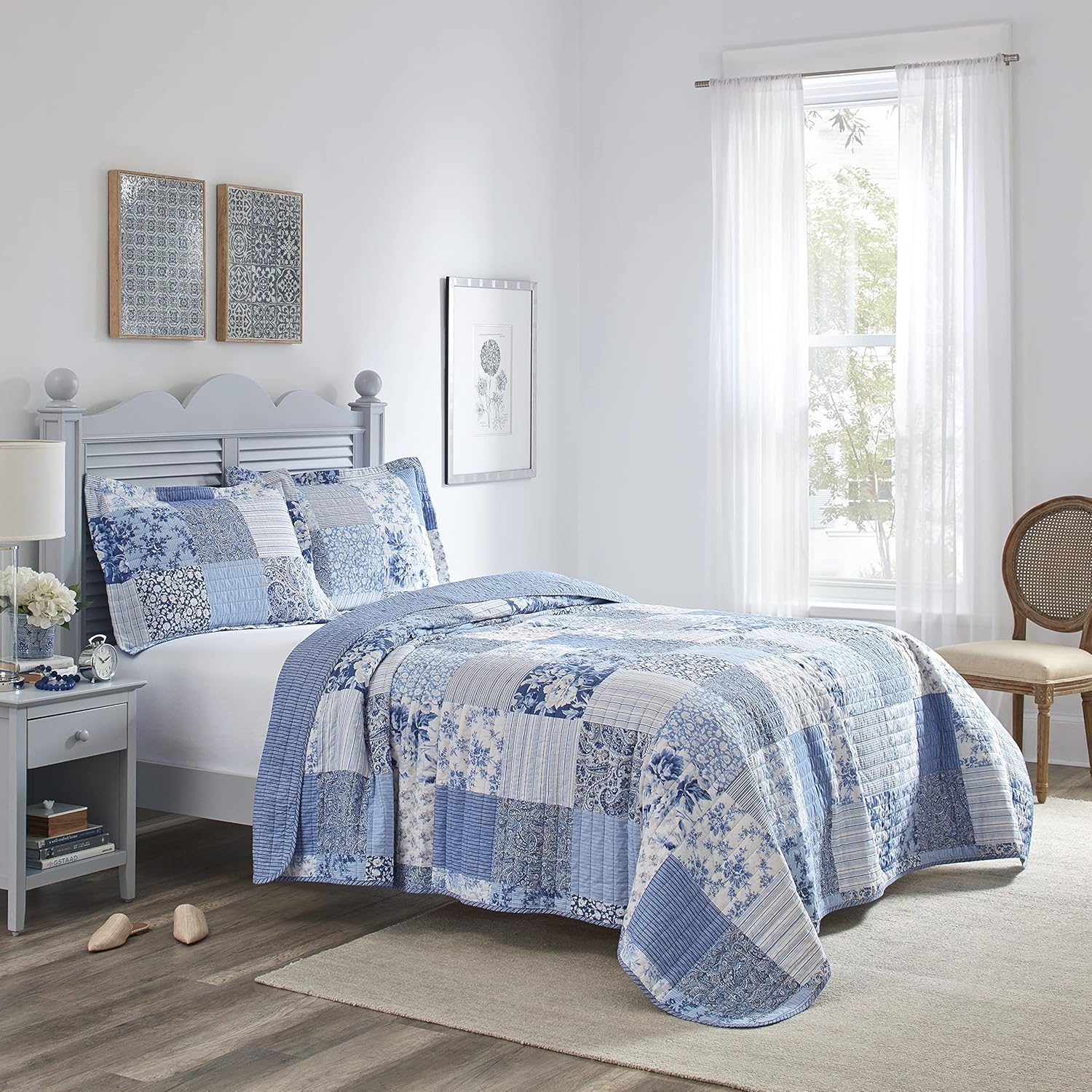 Blue Cotton Reversible Patchwork Paisley Floral Quilt Set with Shams